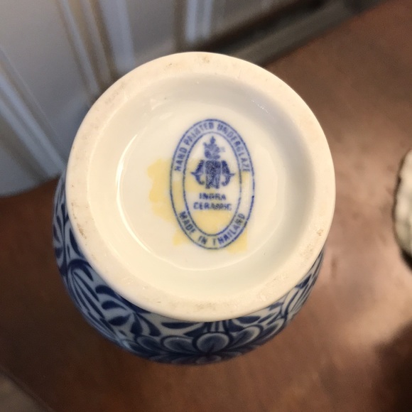 Hand Painted Chinoiserie Vase - Picture 9 of 12